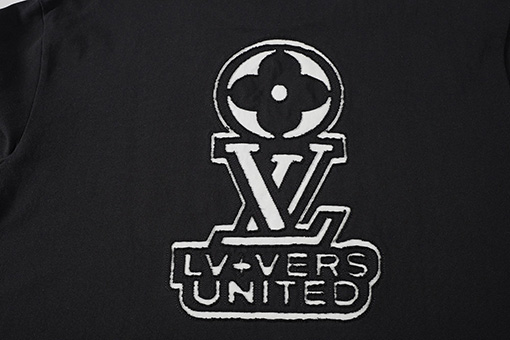 ルイヴィトンVers United ロゴ装飾Tシャツ