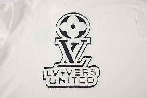 ルイヴィトンVers United ロゴ装飾Tシャツ