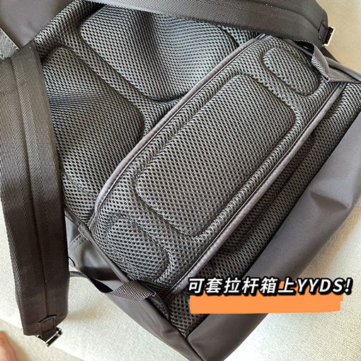 プラダスーパーコピーエナメル三角メタリックマイクロマーカーショルダーバッグ