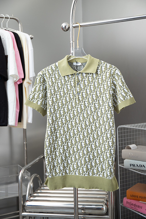 ディオールロゴの立体文字Tシャツ