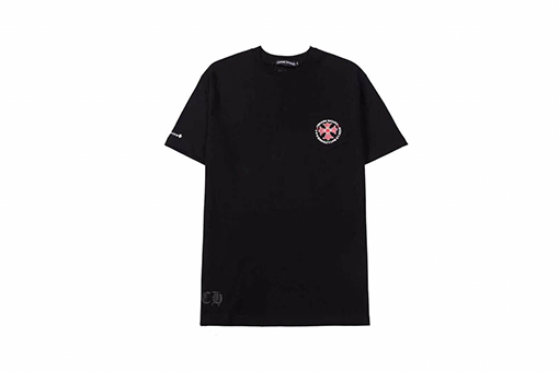 クロムハーツコピー 赤い十字架サンスクリット文字のラウンドネック半袖Tシャツ