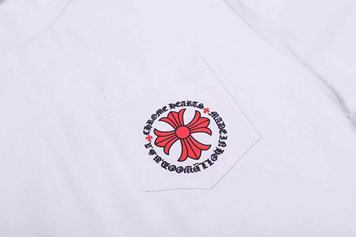 クロムハーツコピー 赤い十字架サンスクリット文字のラウンドネック半袖Tシャツ