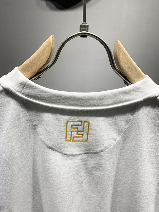 フェンディコピー新しいローマのゴールドプリントTシャ
