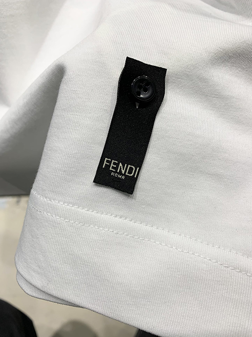 フェンディコピー新しいローマのゴールドプリントTシャ