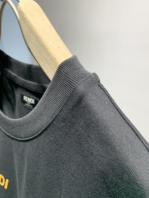 フェンディコピー新しいローマのゴールドプリントTシャ