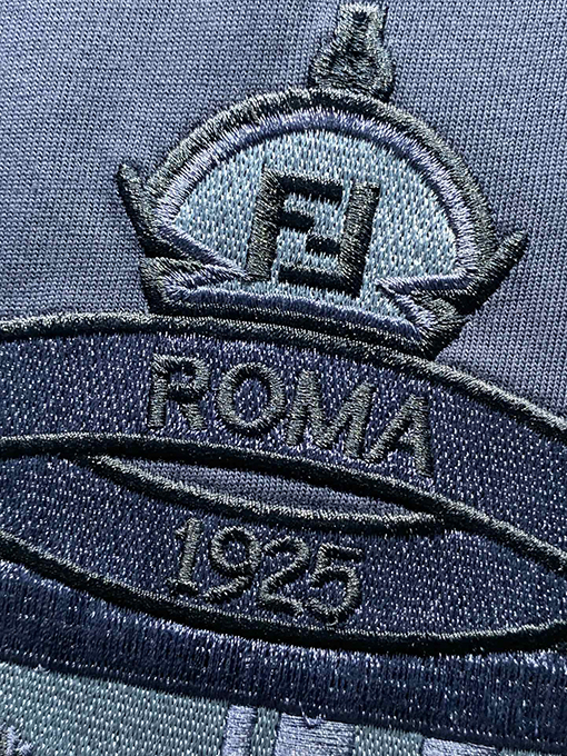 フェンディ新しいクラブシールドバッジ刺繍Tシャツ