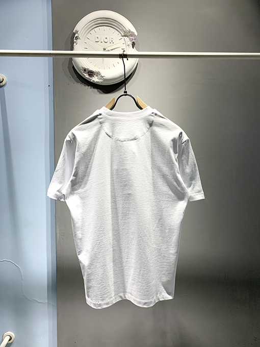 プラダ新しいエナメル三角ロゴTシャツ