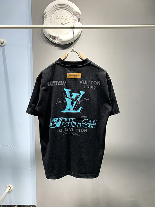 ルイヴィトンポケットロゴ刺繍Tシャツ