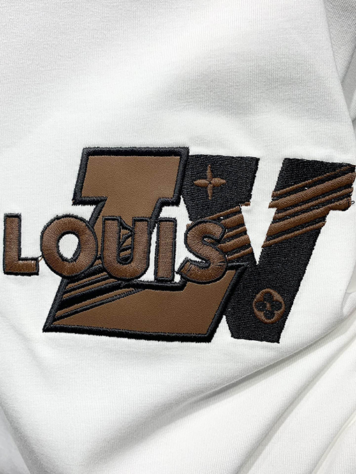 ルイヴィトン新しいロゴの刺繍Tシャツ