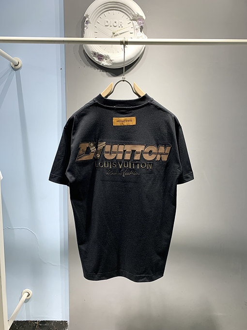 ルイヴィトン新しいロゴの刺繍Tシャツ