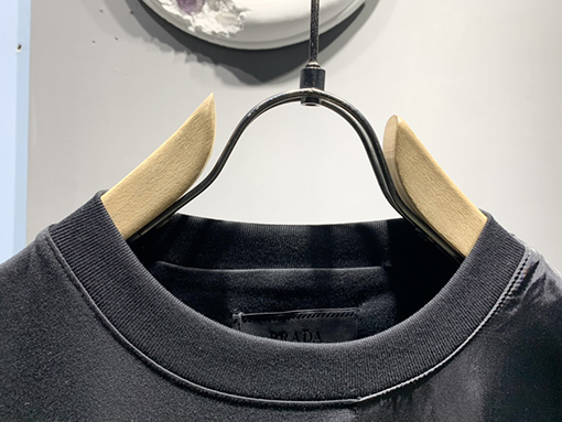 プラダ 新しい針織りステッチポケット半袖Tシャツ