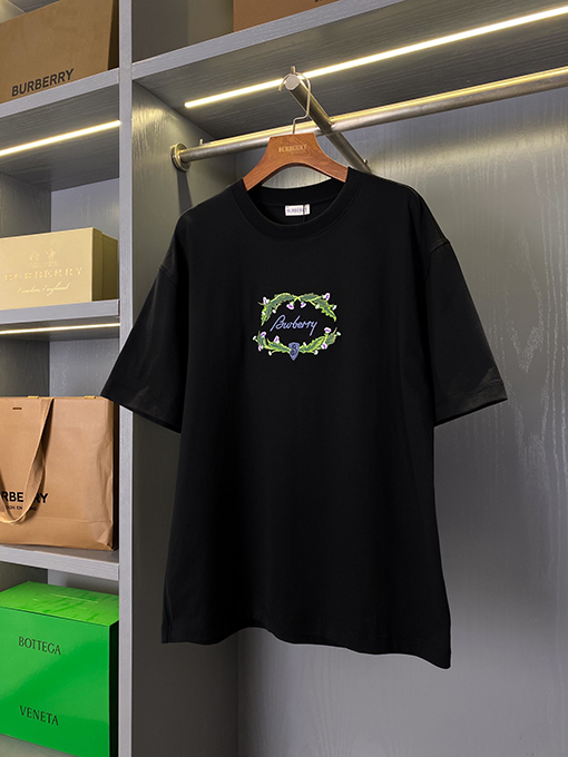 バーバリー 新しいアザミウムパターンロゴ半袖Tシャツ