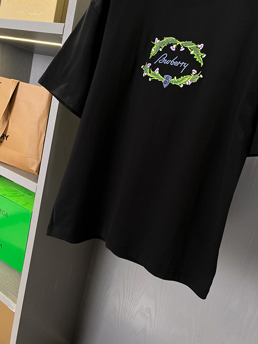 バーバリー 新しいアザミウムパターンロゴ半袖Tシャツ