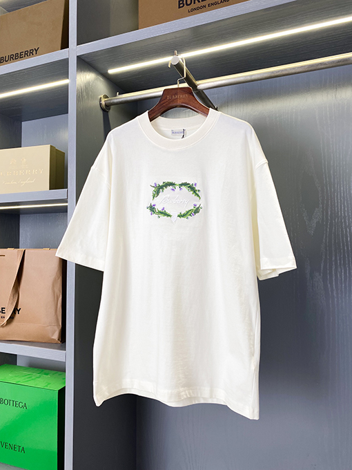 バーバリー 新しいアザミウムパターンロゴ半袖Tシャツ