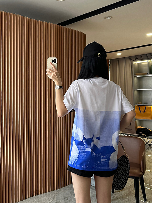 バーバリーコピー 新しい白鳥プリント半袖Tシャツ