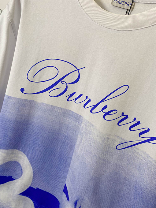 バーバリーコピー 新しい白鳥プリント半袖Tシャツ