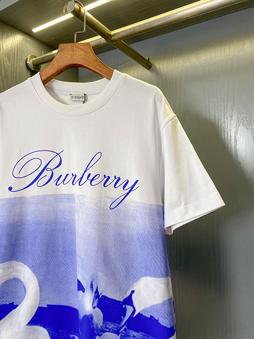 バーバリーコピー 新しい白鳥プリント半袖Tシャツ