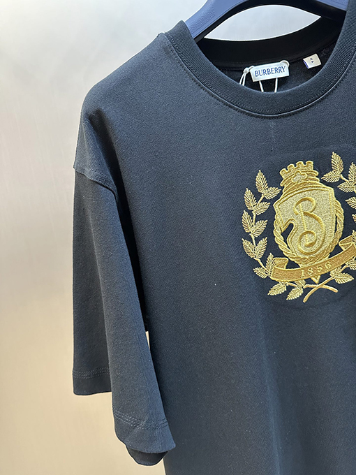 バーバリー ロゴ刺繍ラウンドネック半袖Tシャツ