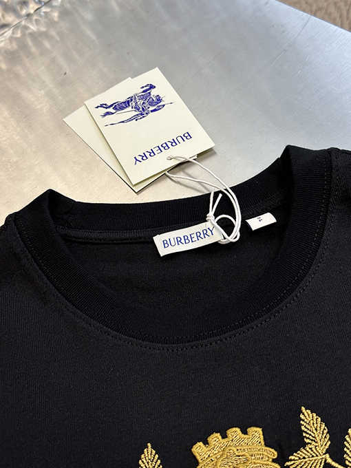 バーバリー ロゴ刺繍ラウンドネック半袖Tシャツ