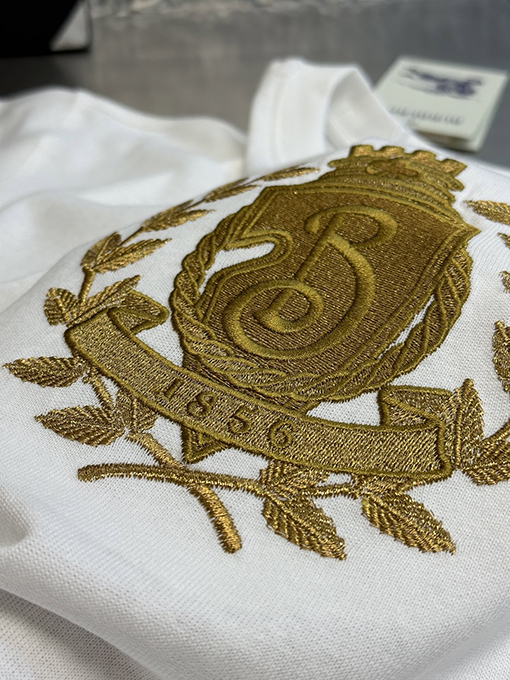 バーバリー ロゴ刺繍ラウンドネック半袖Tシャツ