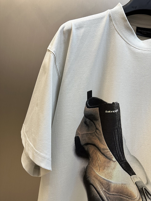 バレンシアガ スニーカー半袖Tシャツ
