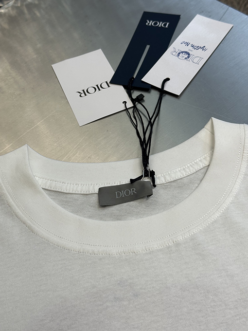 ディオール ピンクのプリント半袖Tシャツ