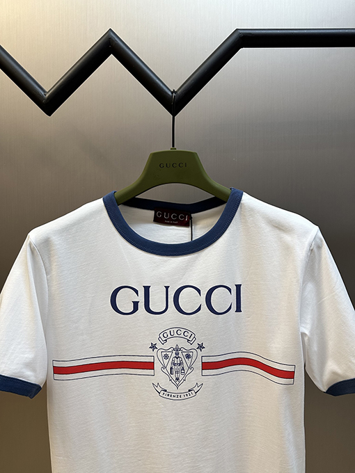 グッチ レディース1921バッジプリント半袖Tシャツ
