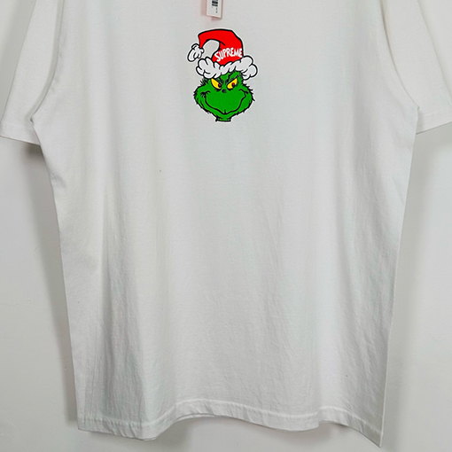 シュプリームスーパーコピー SUPREME FW24 グリンチクリスマスTシャツ