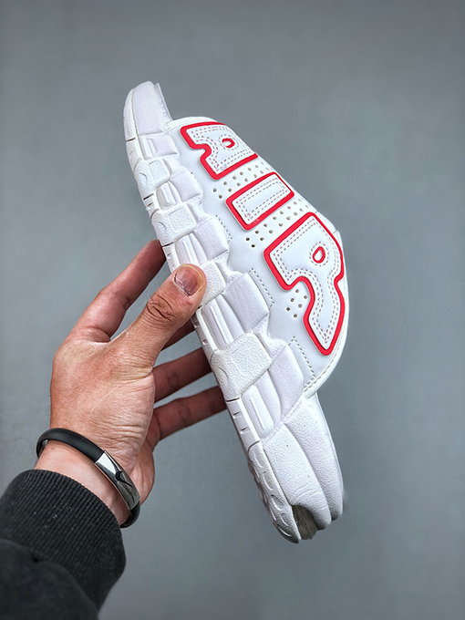 ナイキNike MORE Uptempo Slide ピッペンスリッパ