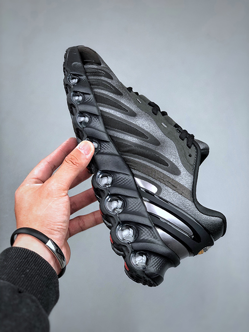 ナイキスーパーコピーNike Air Max DN8 レトロな衝撃吸収エアクッションランニングシューズ