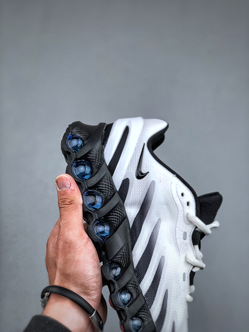 ナイキスーパーコピーNike Air Max DN8 レトロな衝撃吸収エアクッションランニングシューズ