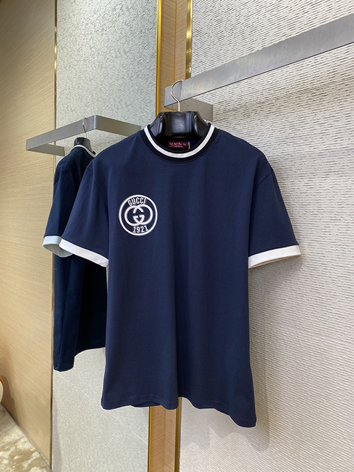 グッチ レディース新しいロゴ半袖Tシャツ