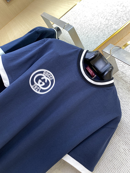 グッチ レディース新しいロゴ半袖Tシャツ