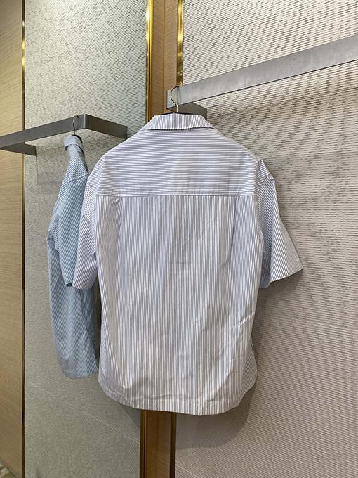 グッチ 新しいロゴ刺繍半袖シャツ