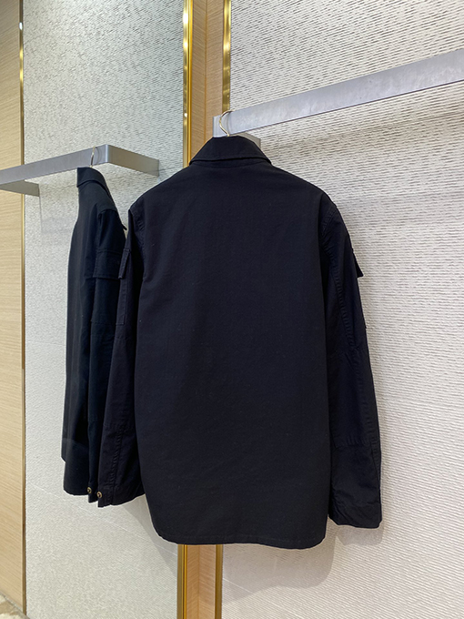 バレンシアガ 新しい襟のワークコート
