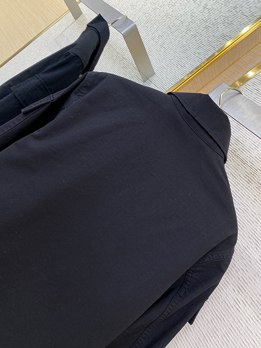 バレンシアガ 新しい襟のワークコート
