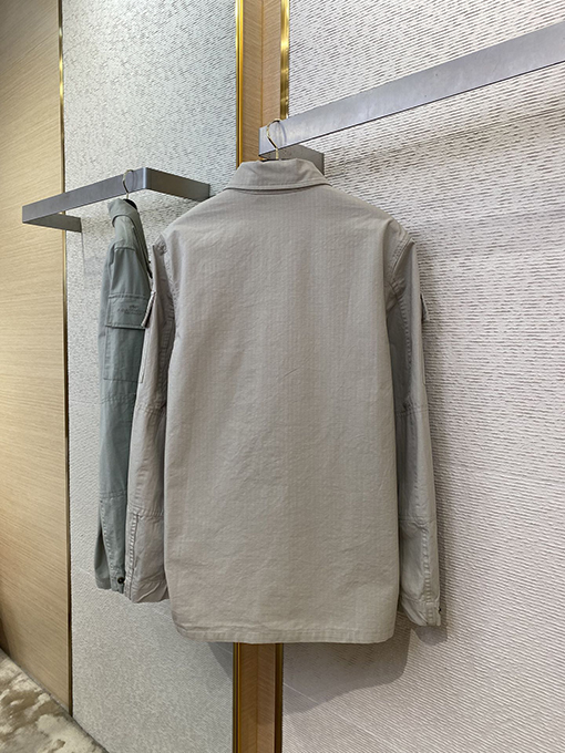 バレンシアガ 新しい襟のワークコート