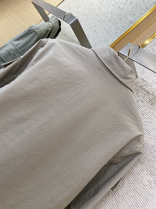 バレンシアガ 新しい襟のワークコート
