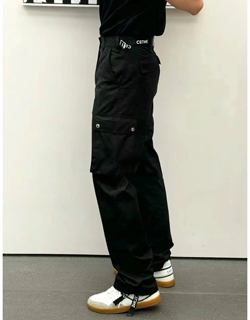 セリーヌアルファベットベルトカーゴパンツ