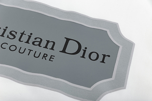 ディオールコピー アルファベットリボンピンカラーシルバーフレームプリント半袖Tシャツ
