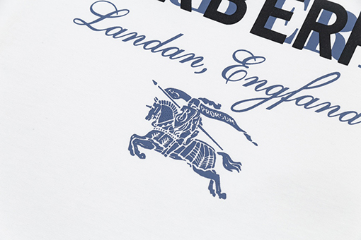 バーバリー  オーバーラップアルファベット軍馬プリント半袖Tシャツ