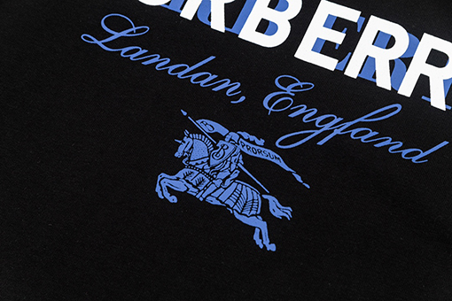 バーバリー  オーバーラップアルファベット軍馬プリント半袖Tシャツ