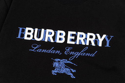 バーバリー  オーバーラップアルファベット軍馬プリント半袖Tシャツ