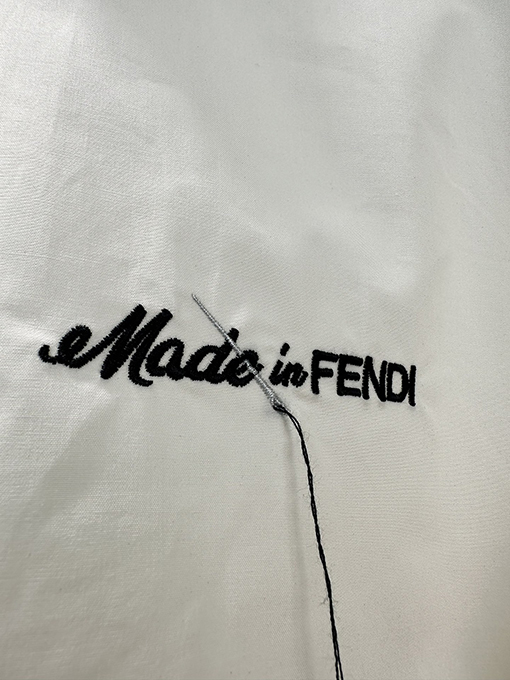 フェンディコピー 刺繍ロゴ長袖シャツ