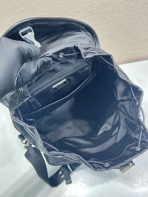 プラダコピー新しいリュックサック