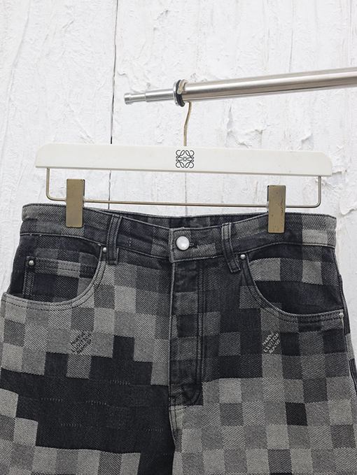 ルイヴィトン 新しい黒いモザイクチェック柄のジーンズ