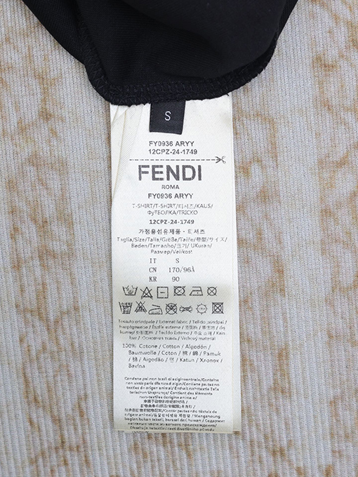 フェンディ 新しいネックラインハードウェア半袖Tシャツ