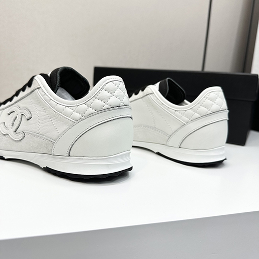 シャネルレディース厚底パンダスニーカー
