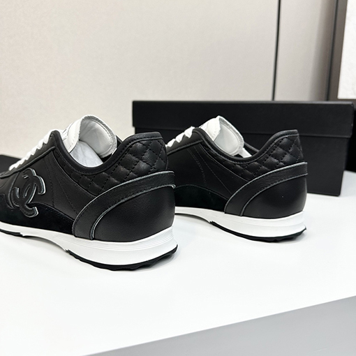 シャネルレディース厚底パンダスニーカー