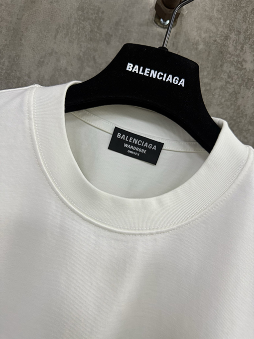 バレンシアガスーパーコピー 落書きスタイルのプリントヘビーパウンド半袖Tシャツ